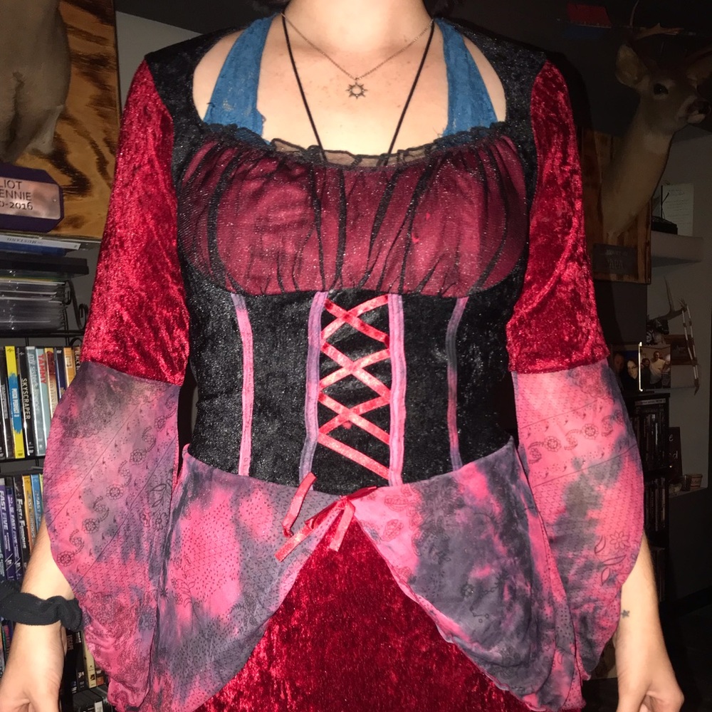 Adult pirate Halloween costume